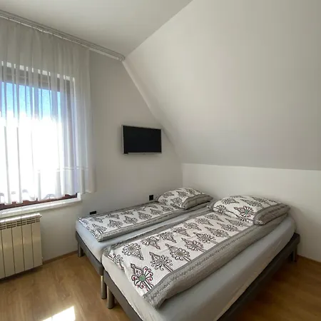 Bed & Breakfast Osrodek Wczasowo-kolonijny Gron *